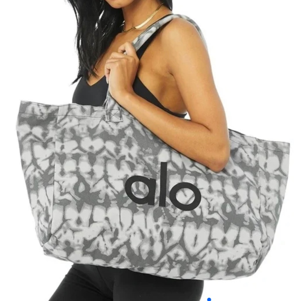All Yoga shopper tote